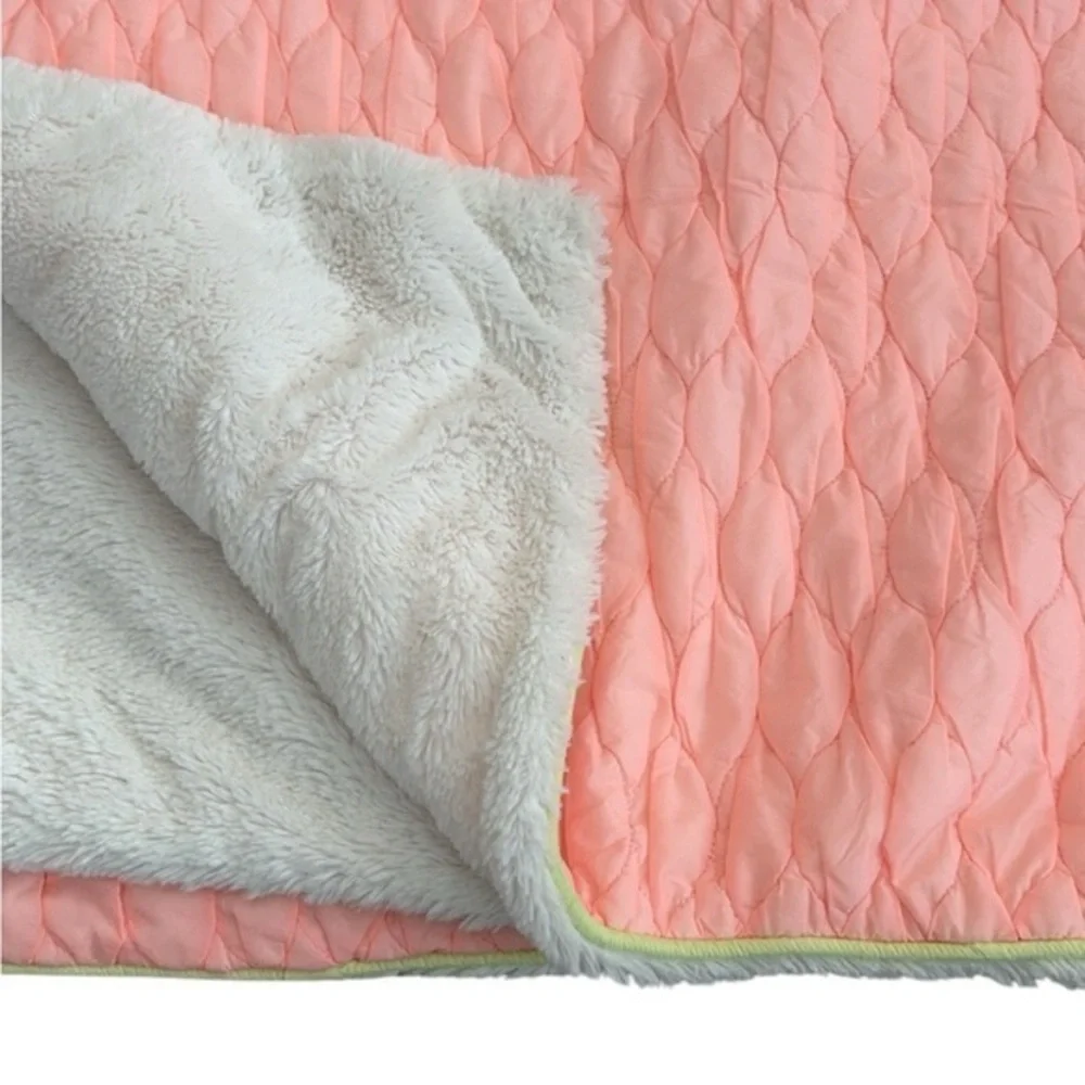 Lululemon Ivivva Pottery Barn‎ Teen Pink Quilted Puff Throw Blanket 50 x 60